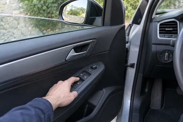 Commandes de vitres électriques à l’arrêt